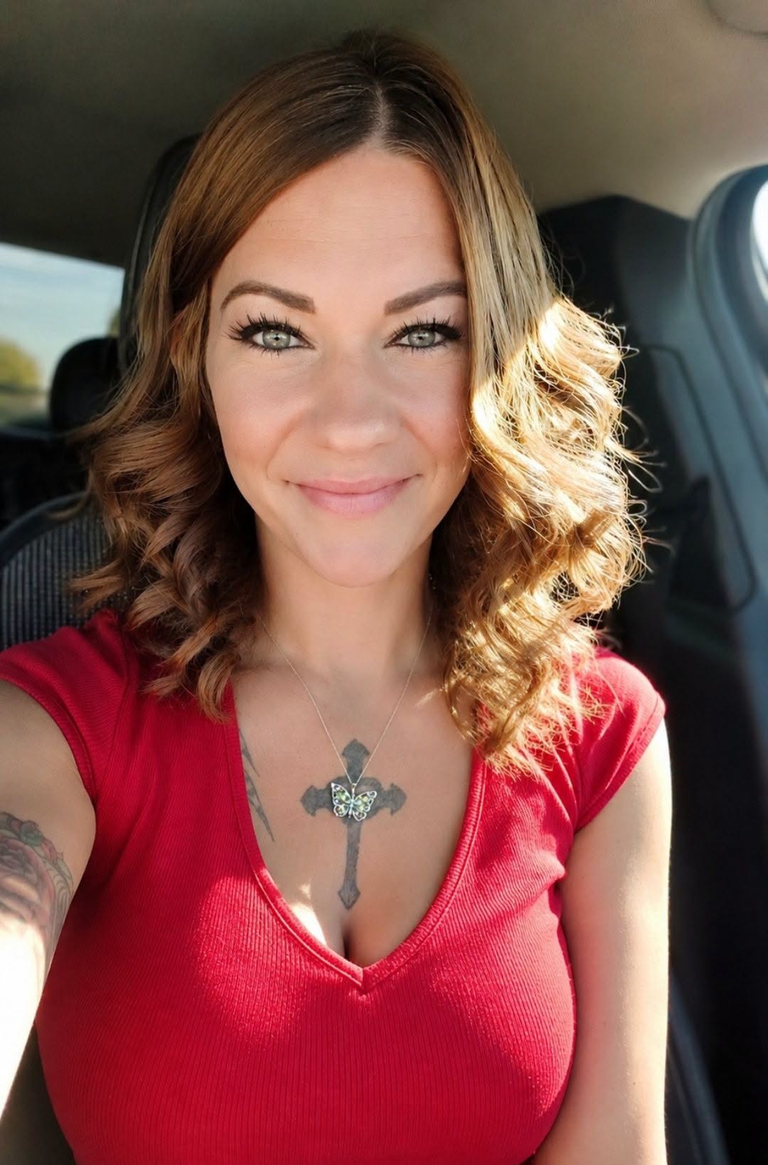 Lisa Everhart smiling